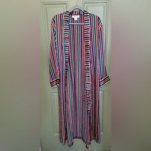 DIOR Robe
excellent condition!
smoke/pet free
sz small
make an offer!
